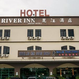 Oyo 301 River Inn Hotel